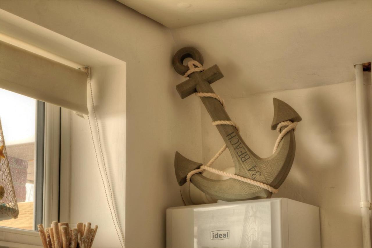 Pass The Keys Shore To Please - Sea Views And Beach Front Modern 1Bed Apt With Sofabed พอร์ตสมัธ ภายนอก รูปภาพ